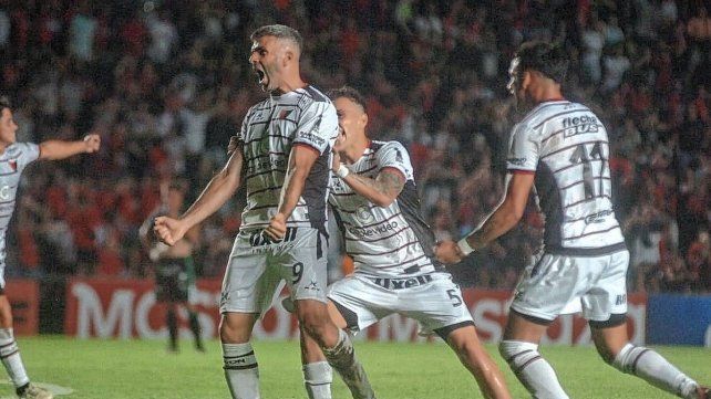 Emmanuel Gigliotti remarca el gran desaf&iacute;o que tiene en Col&oacute;n en su &uacute;ltimo a&ntilde;o como jugador.