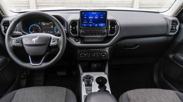 Por equipamiento, es la única de su segmento con nueve airbags