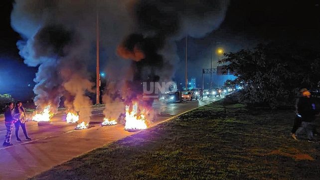 La manifestaci&oacute;n fue a la altura de la Fuente de la Cordialidad. Los familiares de Jos&eacute; Francioni quieren una respuesta.