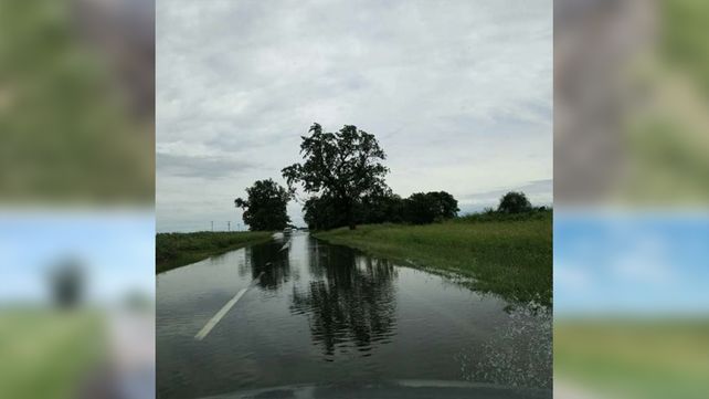 Ruta Nacional N° 11 entre Llampi Campel y Cabal un día de lluvia 