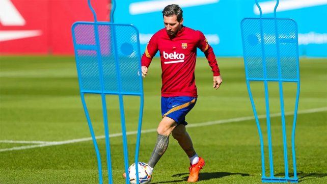 Lionel Messi jugar&aacute; con el Barcelona ante Sevilla y luego viajar&aacute; a Argentina para jugar las Eliminatorias.