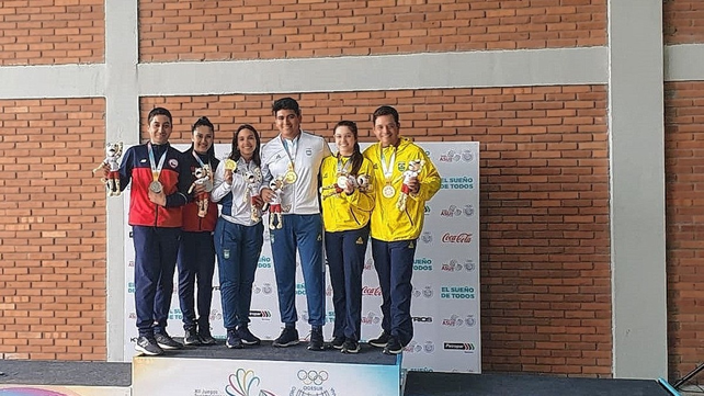 La dupla argentina integrada por Fernanda Russo y Juli&aacute;n Guti&eacute;rrez lograron medalla de oro en rifle de aire 10m mixto.