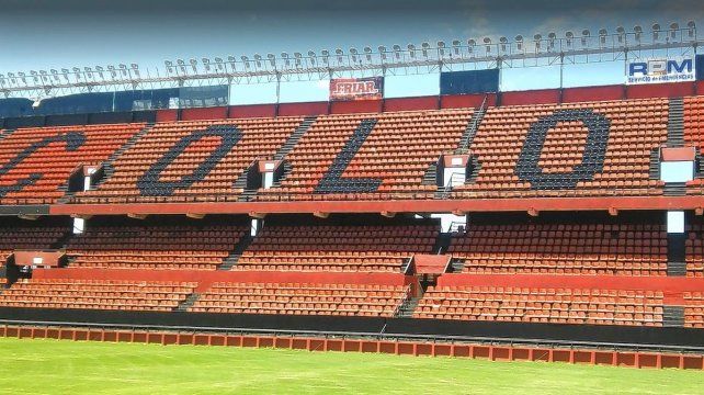 El estadio Brigadier López se prepara para recibir a la Zona Campeonato de la Copa Maradona, donde Colón buscará ser protagonista.