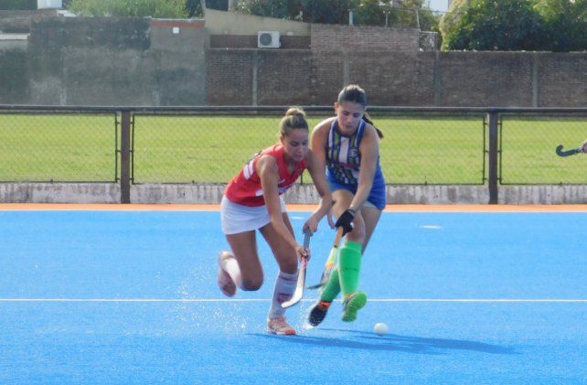 Tres goles desde el fijo consiguieron las Kresteras, que fueron claramente a las paranaenses.