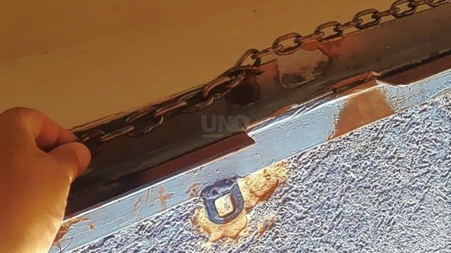 La ferretería asaltada en la madrugada en barrio Pompeya Oeste.