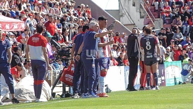 El DT de Unión analizó el empate ante Huracán.