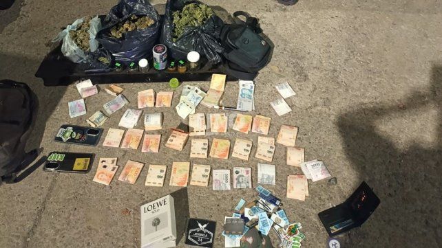 Coronda: secuestran más de un kilo y medio de marihuana y $677.000 durante un operativo Coronda: secuestran más de un kilo y medio de marihuana y $677.000 durante un operativo