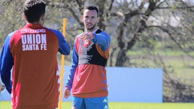 Fernando Elizari es uno de los objetivos de Juan Azconz&aacute;bal para que se quede en el plantel de Uni&oacute;n.