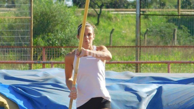 Josefina Brunet volvi&oacute; a tener una destacada actuaci&oacute;n, ya que consigui&oacute; saltar 3.60, en el Campeonato Provincial de Atletismo en el CARD de Santa Fe.