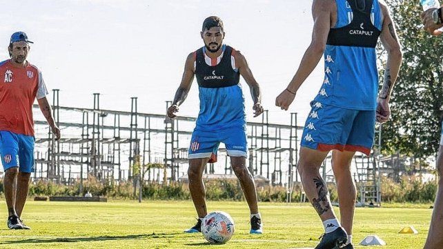 Jonathan Galván estaría en condiciones de reaparecer en Unión en el duelo clave ante Defensa. Foto: prensa Unión