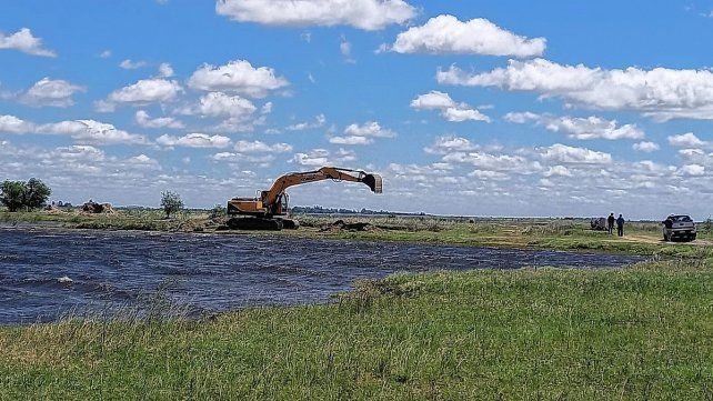 Inicio de las obras de mantenimiento, reparación y refuerzo de las defensas en el Gran Santa Fe.