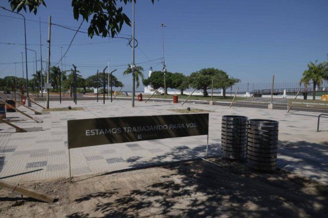 Más conectividad vial: la obra del cantero central de avenida 7 Jefes presentan un 30% de ejecución.