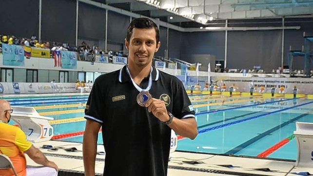Martín Carrizo de Banco Provincial logró el tercer lugar en la dura prueba de los 1500 metros libres en el Sudamericano en Capital Federal.
