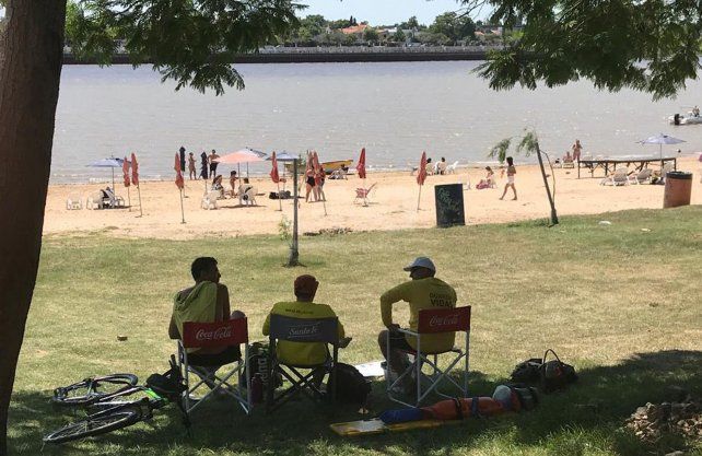 La municipalidad de Santa Fe le presenta a la provincia los protocolos para la temporada de playas y solariums.