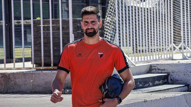El arquero de Colón, Manuel Vicentini, reconoció que el grupo crece y sabe a lo que apunta en este certamen.