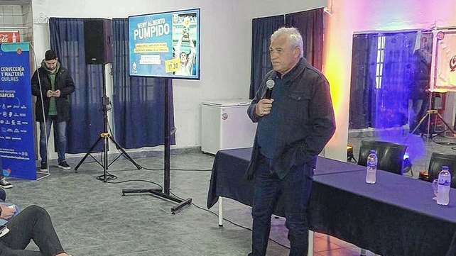 El campe&oacute;n del mundo de 1986, respondi&oacute; las preguntas que le hicieron los chicos del conjunto Tibur&oacute;n.