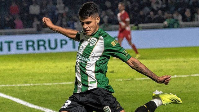 Franco Quinteros, cedido por Banfield, se sumó a Sarmiento para la presente Liga Profesional.