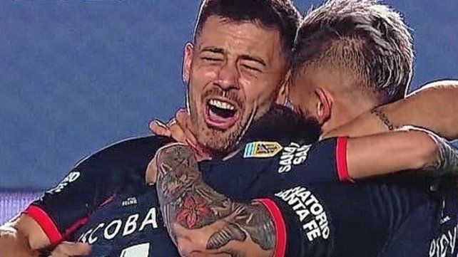 Federico Lértora pudo llenar esa página en blanco que traía con Colón desde Paraguay. 