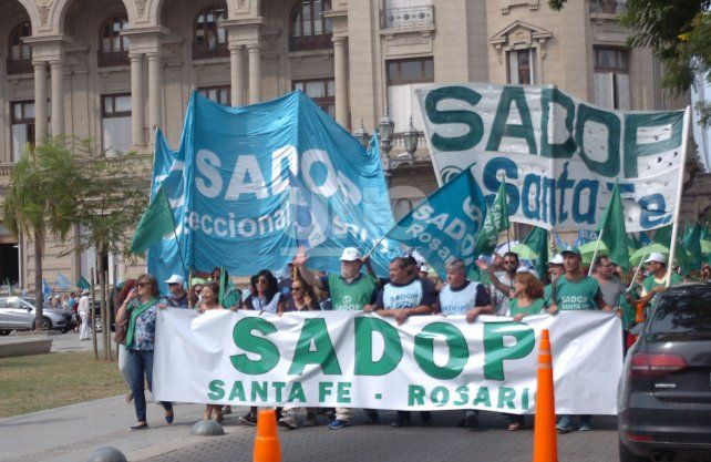 Pedro Bayugar, titular de Sadop Santa Fe, informó que la semana que viene el sindicato definirá si acepta o rechaza la oferta. 
