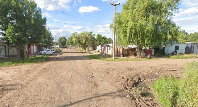 Alfonsina Storni y Hermano Figueroa. Vecinos del barrio Ceferino Namuncur&aacute; escucharon los disparos, los gritos de la v&iacute;ctima y vieron huir a los dos atacantes en motocicleta. &nbsp; &nbsp;