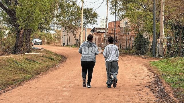 Temor por la crecida del río: vecinos de La Vuelta del Paraguayo reclaman por la limpieza de reservorios antes la posible llegada de El Niño Temor por la crecida del río: vecinos de La Vuelta del Paraguayo reclaman por la limpieza de reservorios antes la posible llegada de El Niño