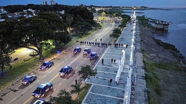 Operativos de seguridad en la Costanera santafesina por los festejos de Año Nuevo Operativos de seguridad en la Costanera santafesina por los festejos de Año Nuevo