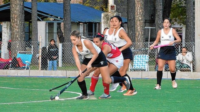 Por el Top 5 del Oficial de damas, Universitario jugará en Las Delicias ante Colón de Santa Fe.