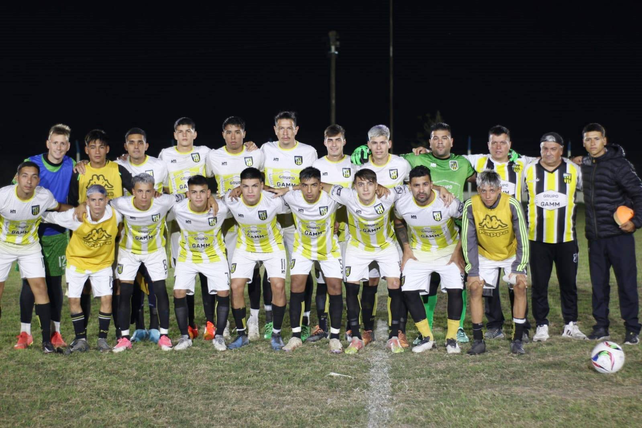 El Pozo no pudo derrotar a Deportivo Agua y se debió conformar con un empate 2 a 2 en cancha de Ciclón Racing.