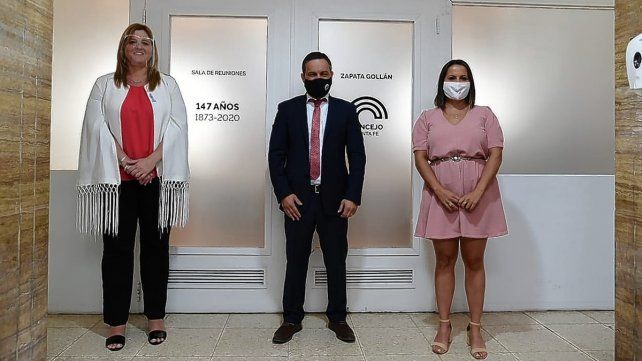 Luciana Ceresola, vicepresidenta primera, Leandro González, presidente y Jorgelina Mudallel, vicepresidente segunda del Concejo 2021.