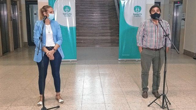 Virginia Coudannes, secretaria de Control y Convivencia Ciudadana y Matías Schmüth, secretario de Producción y Desarrollo Económico de la Municipalidad de Santa Fe