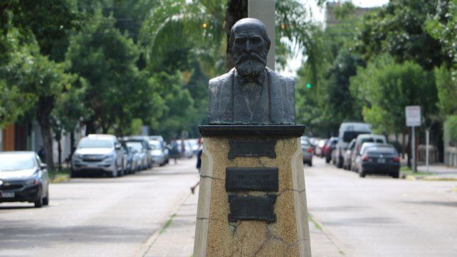 Aarón Castellanos, pequeña localidad ubicada en el extremo sur de la provincia Aarón Castellanos, pequeña localidad ubicada en el extremo sur de la provincia