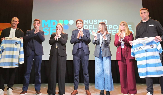 El Museo del Deporte recibió la donación de las camisetas que Imhoff y Leo Senatore lucieron con Los Pumas.