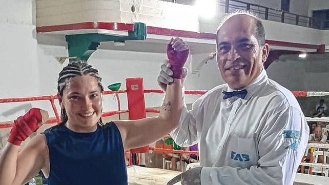 La ascendente Luque Luana de Santa Fe GPP a la santafesina Melisa Quintana del Thunder.