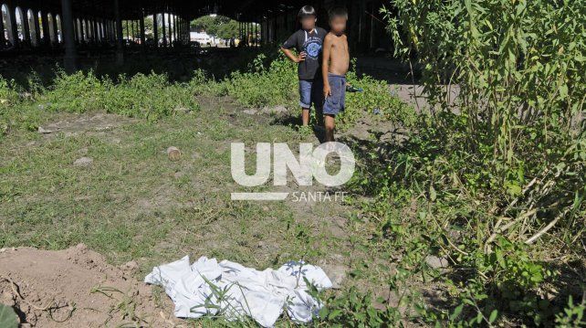 Salas fue imputado este martes por el femicidio de Gisela Bustamante en 2016. El cuerpo fue hallado por dos niños que estaban jugando en las afueras de la Estación Mitre, mientras sus padres trabajaban en el trueque.