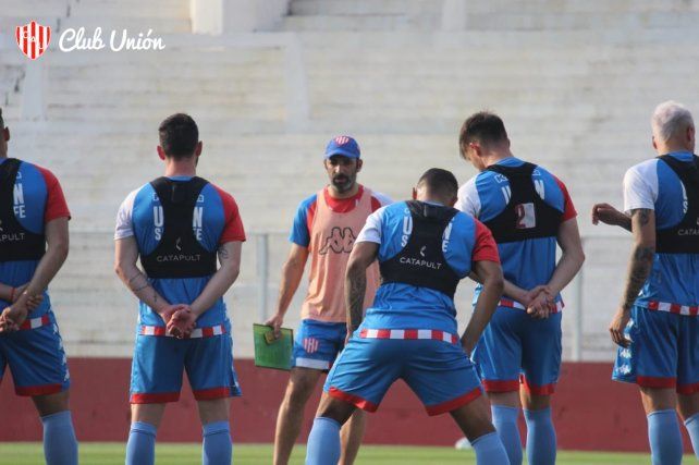 El Uni&oacute;n de Juan Azconz&aacute;bal tendr&aacute; otra exigente prueba ante Rosario Central en el 15 de Abril.