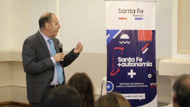 La conferencia que brindó el jueves pasado se tituló “Burocracia Inteligente, Tecnología y el futuro de la Administración Pública”.