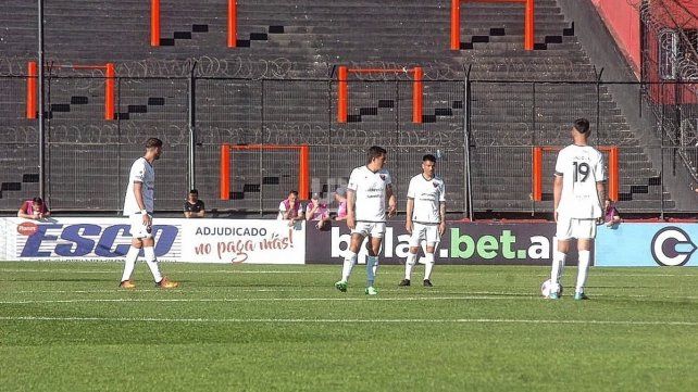 Colón perdió de manera categórica 4-0 ante Argentinos Juniors, en un Brigadier López sin público.