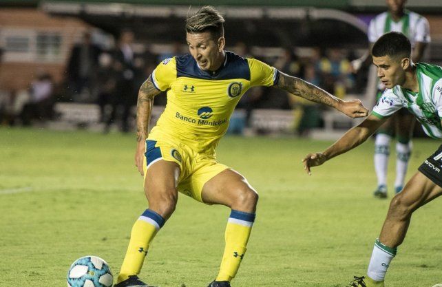 Dami&aacute;n Mart&iacute;nez, uno de los temas de discusi&oacute;n entre Uni&oacute;n y Rosario Central.