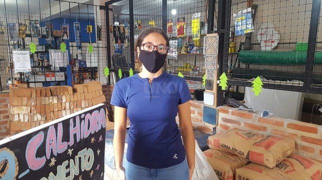 La ferretería asaltada en la madrugada en barrio Pompeya Oeste.