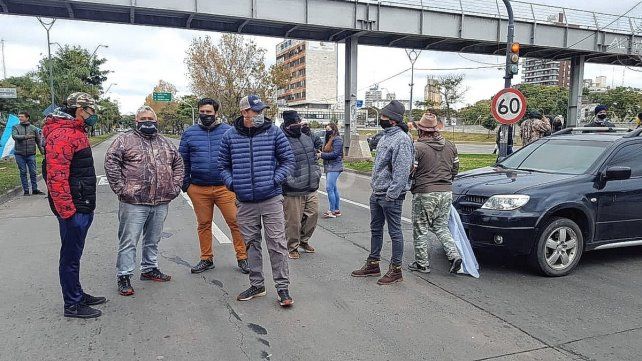 Pesqueños y cabañeros reclaman la reapertura de sus actividades