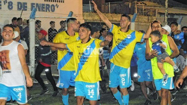 Merecida vuelta olímpica para Nuevo Horizonte, quien tuvo una muy buena campaña en la Primera B, y ahora jugará en el sector principal.