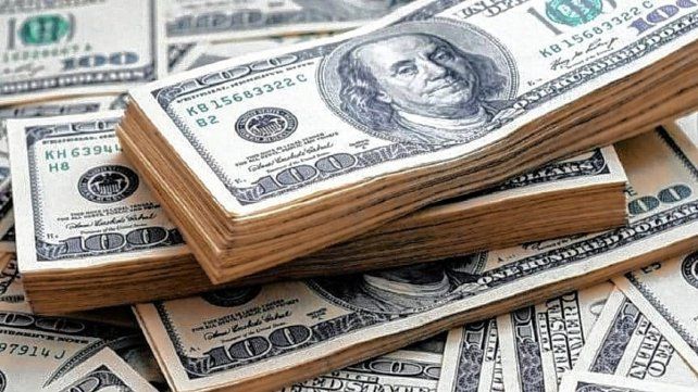 El dolar blue alcanzó un nuevo maximo histórico y cotiza en Santa Fe por encima de los $300 