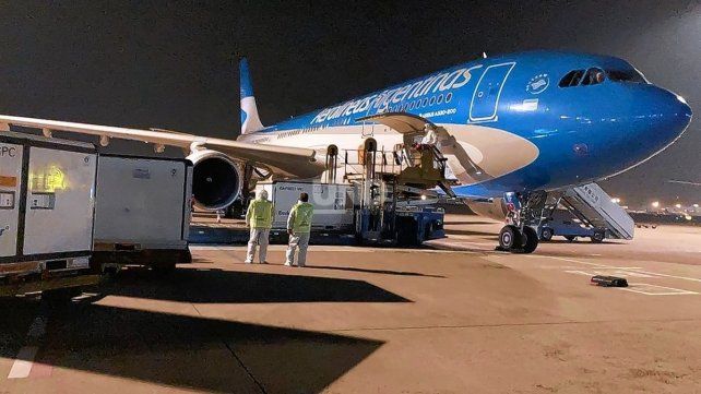 La vacuna china llegó el jueves. Con ellas se iniciará la vacunación a docentes. A Santa Fe llegarán casi 40.000 dosis. 