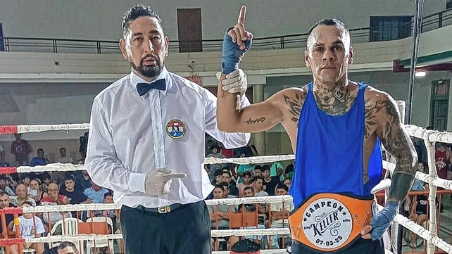 Nicol&aacute;s Tobar del Olimboxing fue uno de los ganadores en la velada del Thunder Box.