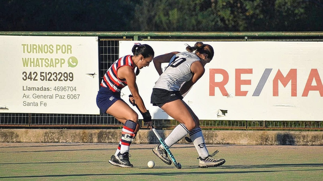 Las chicas de Santa Fe Rugby Azul vienen de igualar 1 a 1 con Universitario en Sauce Viejo.