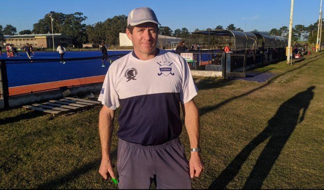 Guillermo Pagone es el head coach del plantel superior femenino de Atenas de Santo Tom&eacute; que contin&uacute;a creciendo.