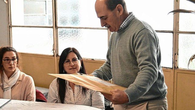 Apertura de sobres por la licitación de la nueva sala de Rayos X en el hospital Vera Candioti.