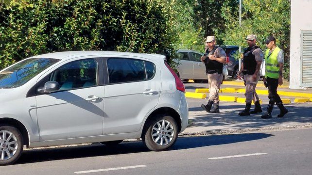 Operativos con agentes de tránsito del municipio en la zona del Puerto local. Operativos con agentes de tránsito del municipio en la zona del Puerto local.