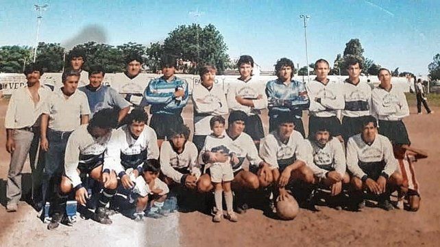El recuerdo imborrable, 1990, un año de gloria ateniense, por el título de campeón de la Liga Santafesina de Fútbol de la mano Can Can Ceballos.