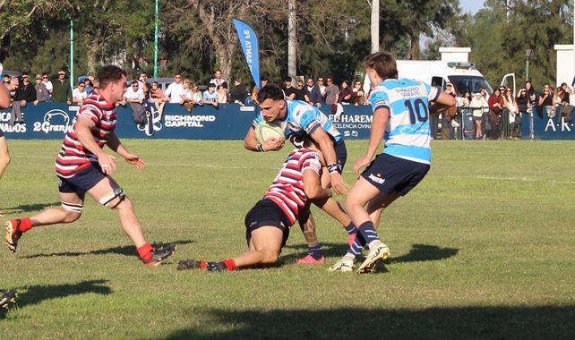 El triunfo de los Tricolores sobre los Gitanos fue por la sexta fecha del Regional del Litoral. 